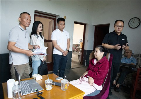 市城運(yùn)集團(tuán)深入鄉(xiāng)村振興駐點(diǎn)幫扶村開展走訪工作