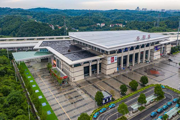 岳陽東站出站口雨棚及風(fēng)雨連廊工程
